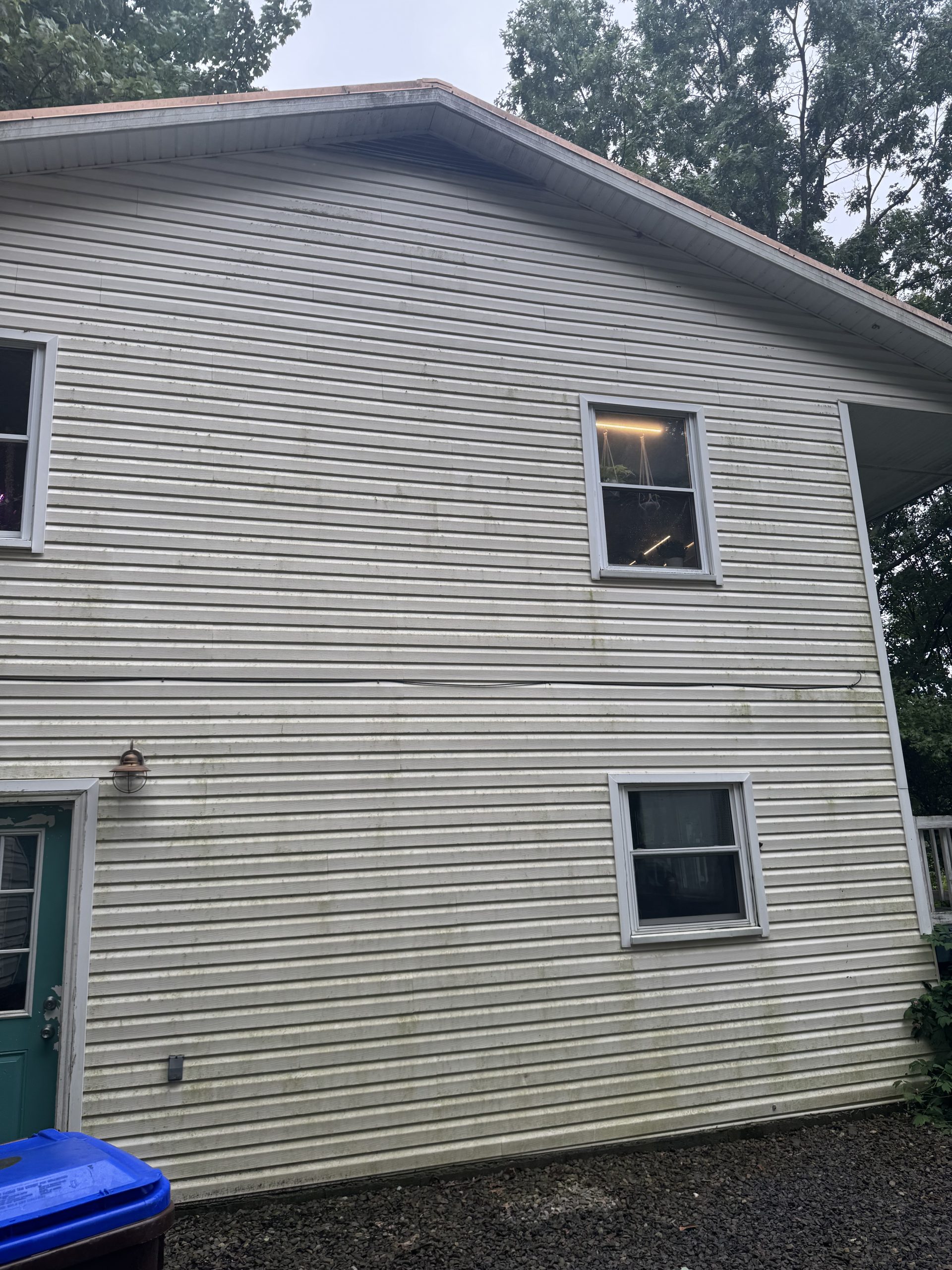 12883029-EC34-406E-8B28-B06FD17B8BCE house washing services near me